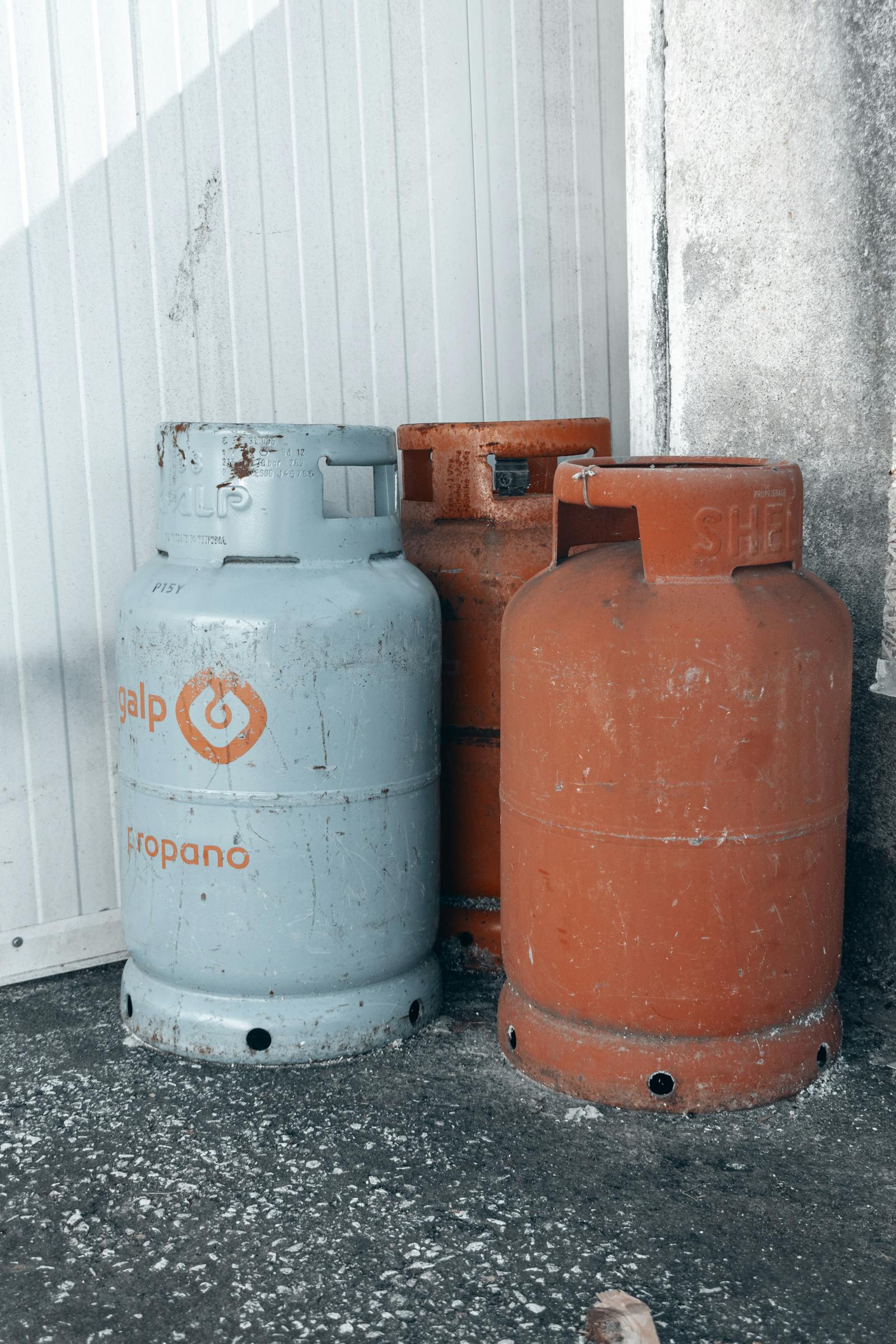 CO2 and nitrogen tanks that keep an office keg pouring